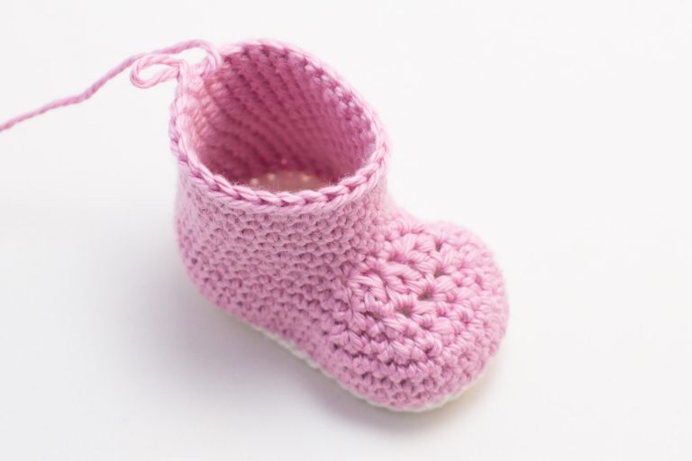 Pink lady baby booties crochet pattern